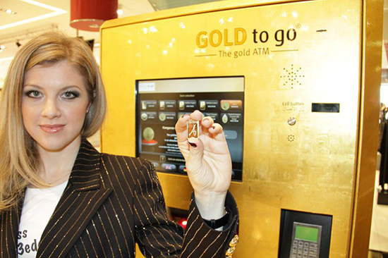 ニューヨークのJFK空港に設置された、純金の自動販売機