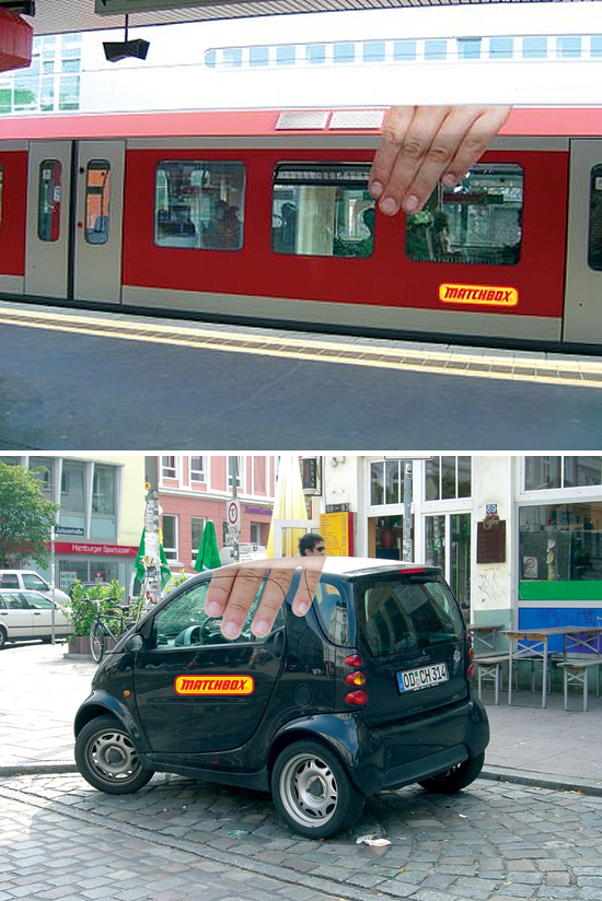 玩具メーカー（matchbox）の屋外広告。クルマや電車をミニカーに見立てたキャンペーンは、商品の精巧さをアピールしているようです。＜米国＞