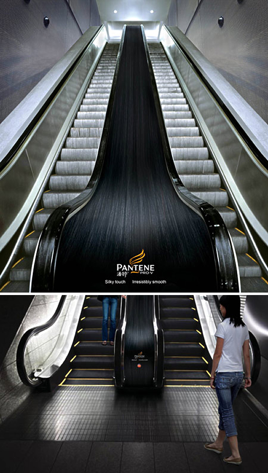 シャンプー（Pantene）の屋外広告。エスカレーターでシルキータッチを演出、指通りがよく艶やかになるという印象を与えていますね。＜中国＞
