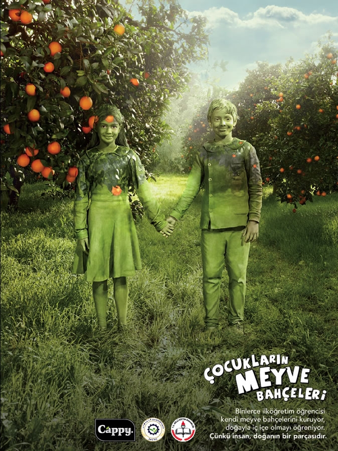 ファインアートボディペインティング：果樹園に溶け込む少年と少女