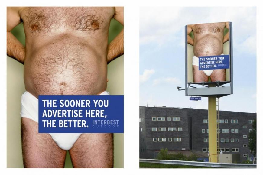 屋外広告の広告主を募集する屋外広告。「この写真より、良い広告を早く！」説得力のあるアプローチですが、それにしても汚い（笑）。＜オランダ＞