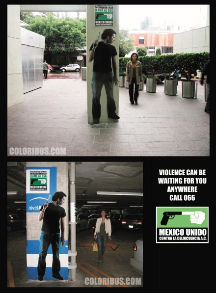 夜間の一人歩きの危険性を警告する公共広告。日本では考えられませんね。＜メキシコ＞