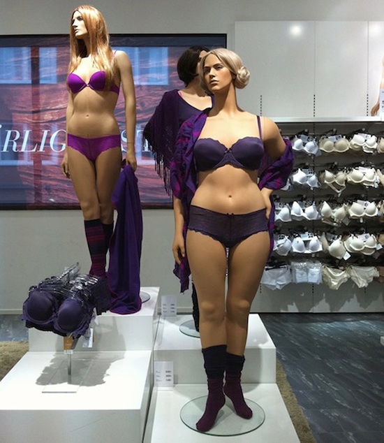 衣料品ブランド（Ahlens）のマネキン。ちょっと太めに見えるこのマネキン、スウェーデン女性の平均的体型をもとに開発されたそうです。＜スウェーデン＞