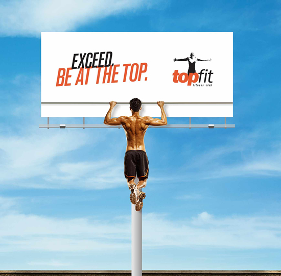 フィットネスクラブ(Topfit)の販促ポスター。屋外広告を利用してプルアップ、素晴らしい肉体作りを強く印象つけます。<ブラジル>